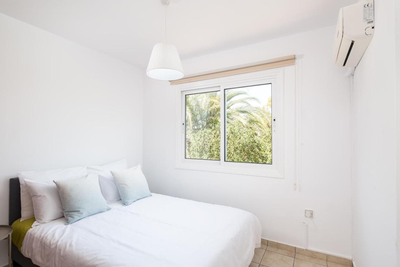 Pebble Beach Apartment Voroklini Exterior photo